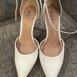 Call It‎ Spring White Pumps